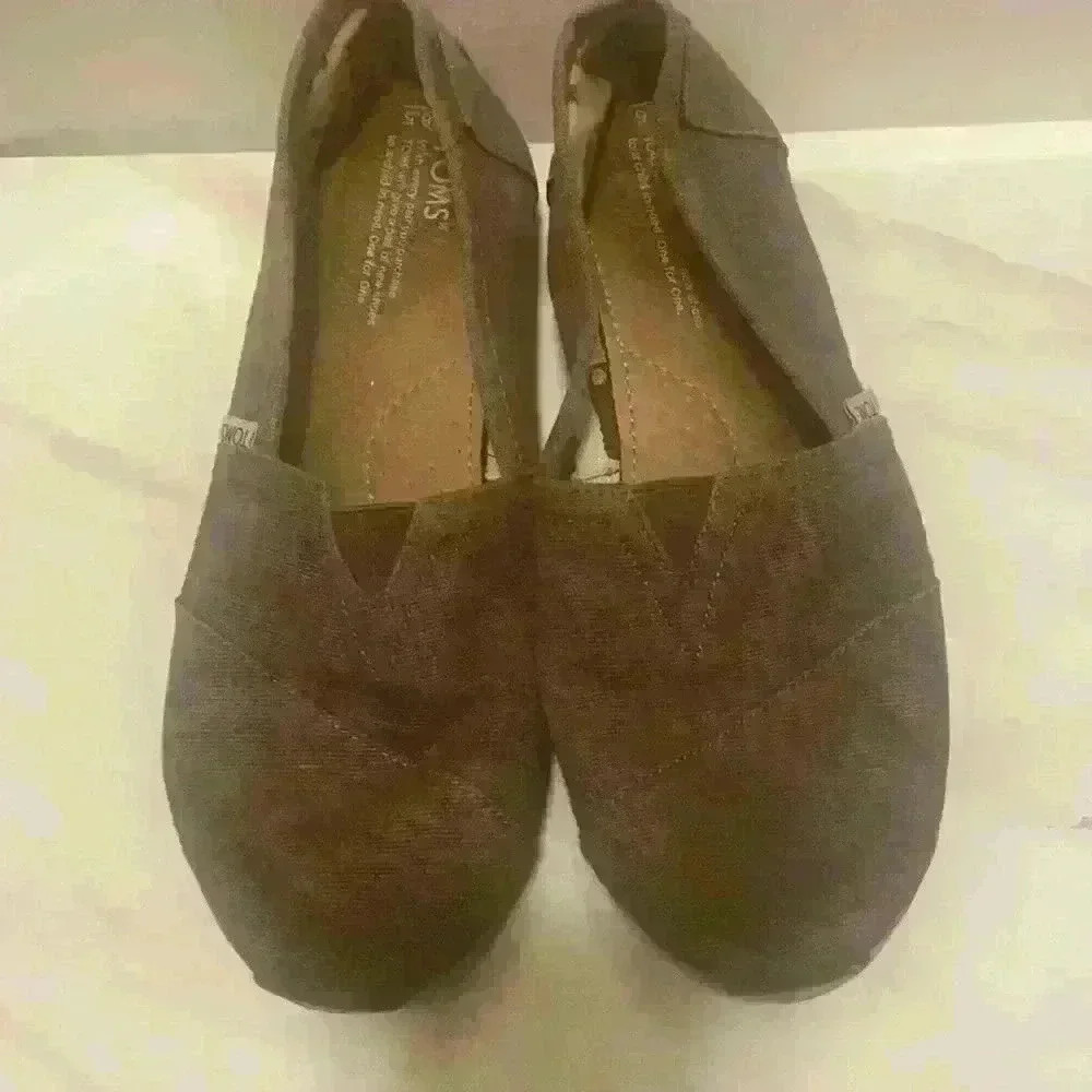 Ladies Toms Canvas Shoe (8.5 Wide)